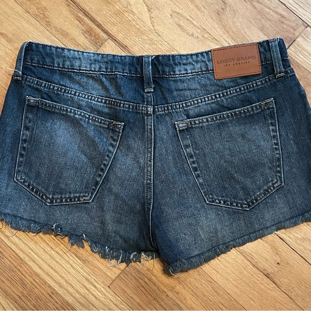 Lucky brand women’s button fly jean shorts - “ the cut off” size 10 / 30 EUC - Picture 2 of 3